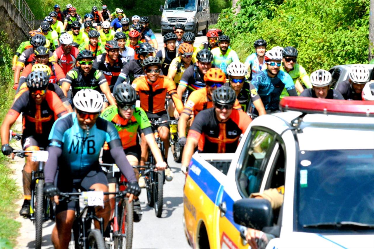 Circuito de Mountain Bike em Santos Dumont reúne ciclistas locais e da região