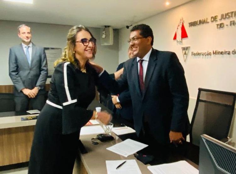 Sandumonense Juliane Menezes Machado é a primeira mulher no tribunal pleno do TJD-MG