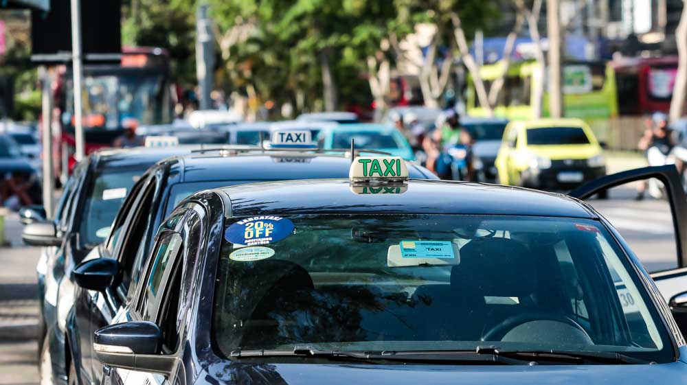 Bolsonaro vai sancionar isenção de IPI para taxistas