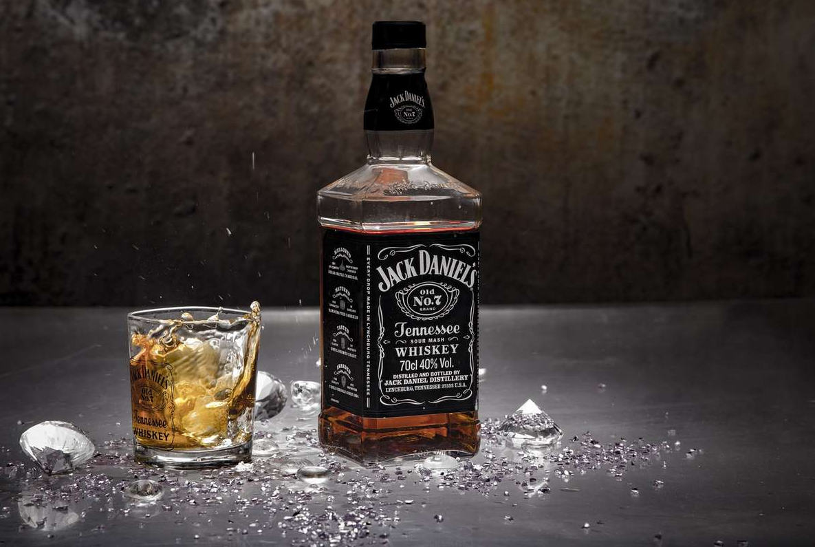 Empresa dona do uísque Jack Daniel's vai abrir centro de distribuição em Minas