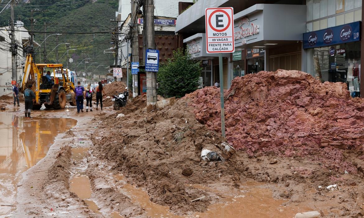 Total de mortos em Petrópolis sobe para 139