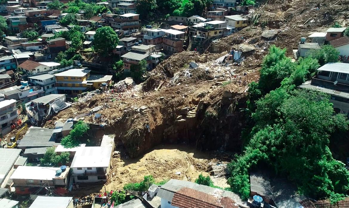 Defesa Civil fez 900 análises técnicas após chuvas em Petrópolis