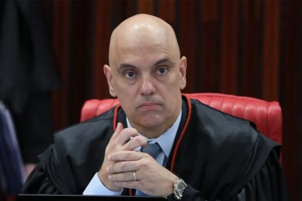 Senador Girão quer que Moraes explique inquérito de Daniel Silveira ao Senado