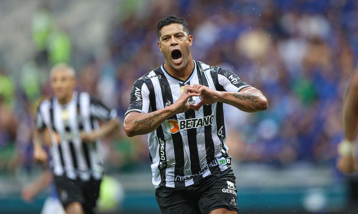 Hulk comanda vitória sobre Cruzeiro e Atlético é tricampeão mineiro