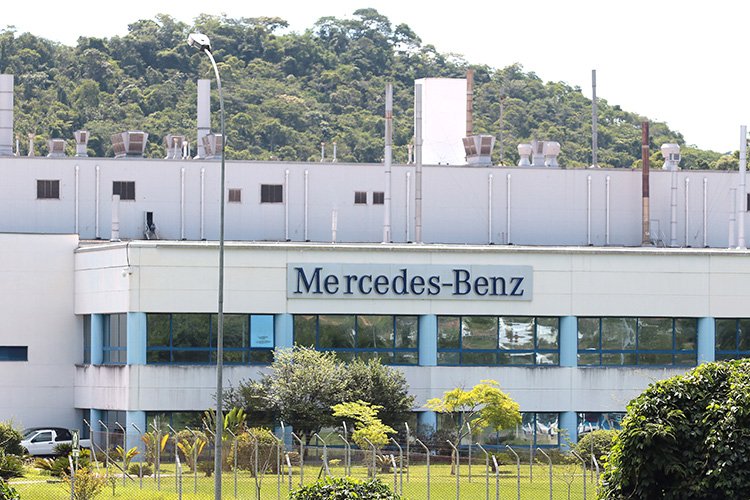 Mercedes-Benz concede férias coletivas para cerca de 600 funcionários em Juiz de Fora