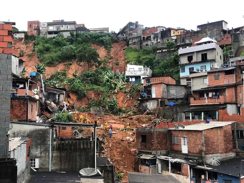 Chuvas: sobe para 15 número de corpos encontrados em Franco da Rocha