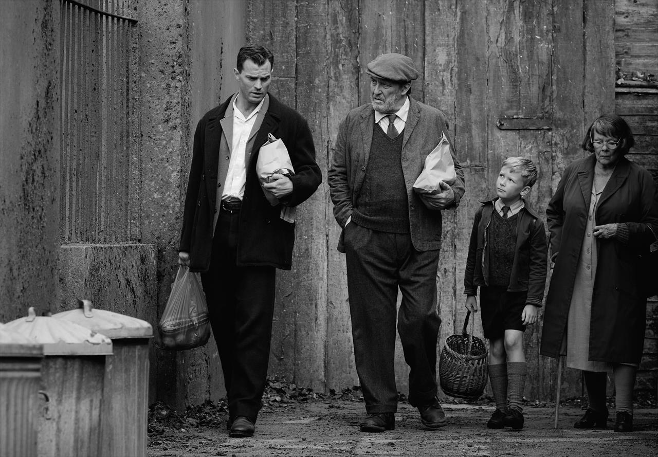 |Crítica| 'Belfast' (2022) - Dir. Kenneth Branagh