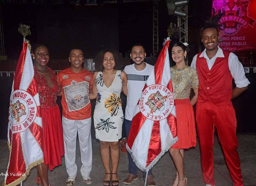 Porto da Pedra apresenta terceiro casal de mestre-sala e porta-bandeira