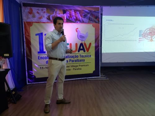 Saúde do fígado de frango de corte é tema da MCassab no 11º Encontro de Atualização Técnica da Avicultura Paraibana (ATUAV)