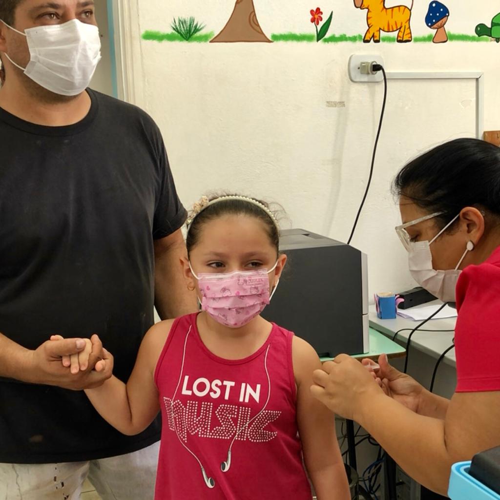 Vacinação da ‘molecada’ continua a pleno vapor em Fartura