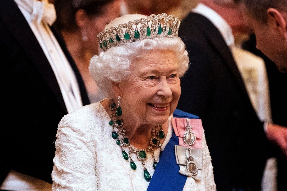 Rainha Elizabeth 2ª está com covid-19 aos 95 anos